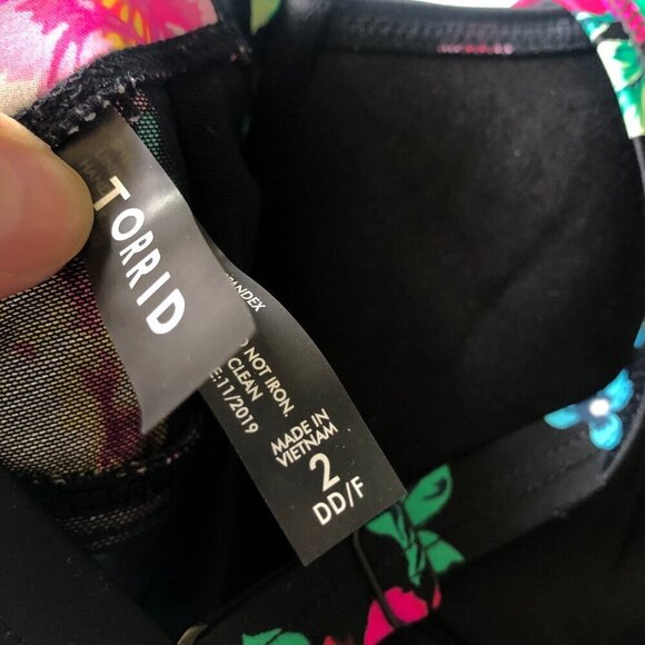 Torrid Lattice Underwire Bikini Top Black Pink Floral Plus Size 2X DD / F Swim - Picture 3 of 3